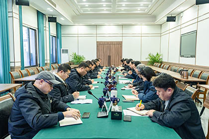 金沙澳门(中国)唯一官方网站集团 股份公司脱贫攻坚汇报会.jpg