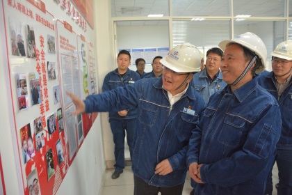 金沙澳门(中国)唯一官方网站股份公司党委书记、董事长廖廷君赴和宁公司检查指导高效复合肥项目前期工作