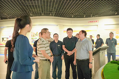 纳溪区人大常委会主任熊杰一行到金沙澳门(中国)唯一官方网站股份公司视察工作